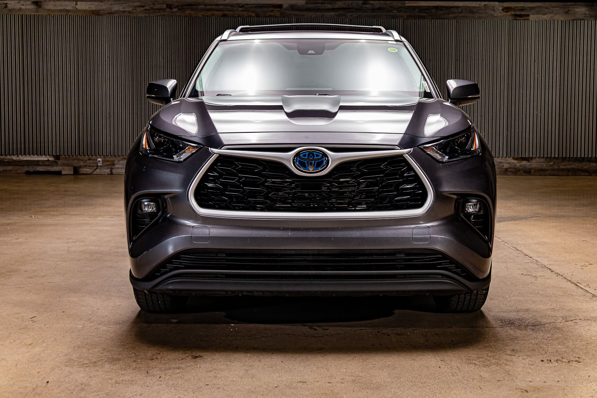 2023 Toyota Highlander Hybrid XLE photo 2