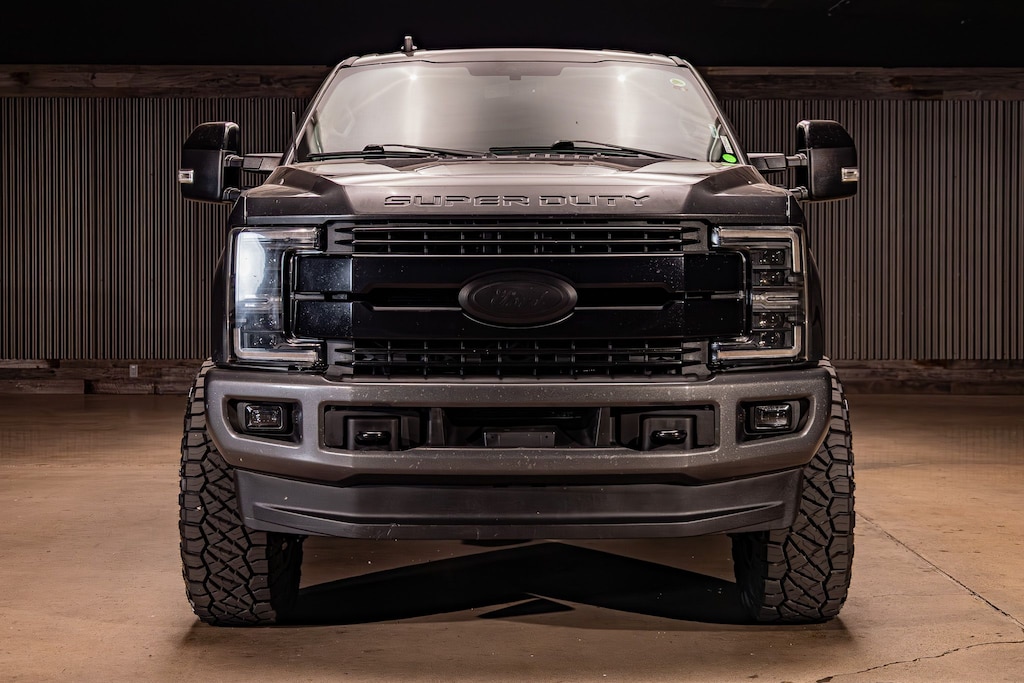 Used 2019 Ford F-250SD Lariat Truck Crew Cab