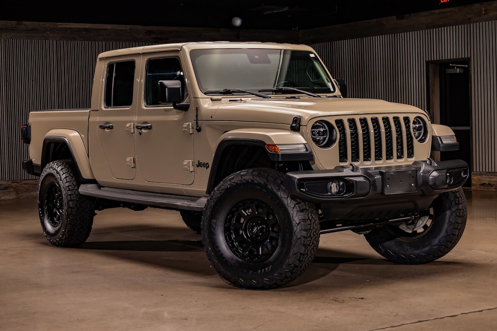 Used 2020 Jeep Gladiator Overland Truck Crew Cab