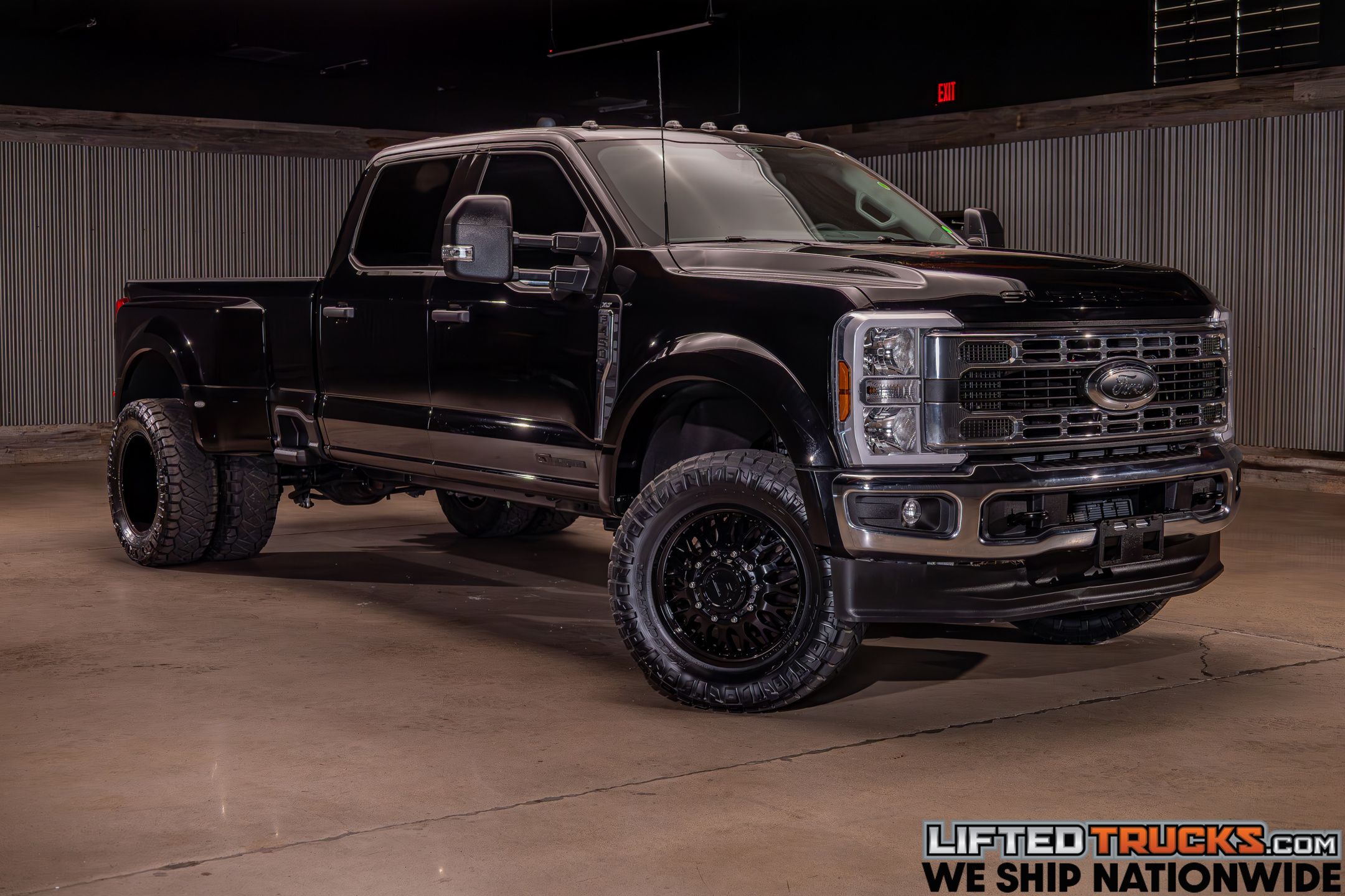2025 Ford F-450 XLT 4x4 Crew Cab 8' Box DRW's photo