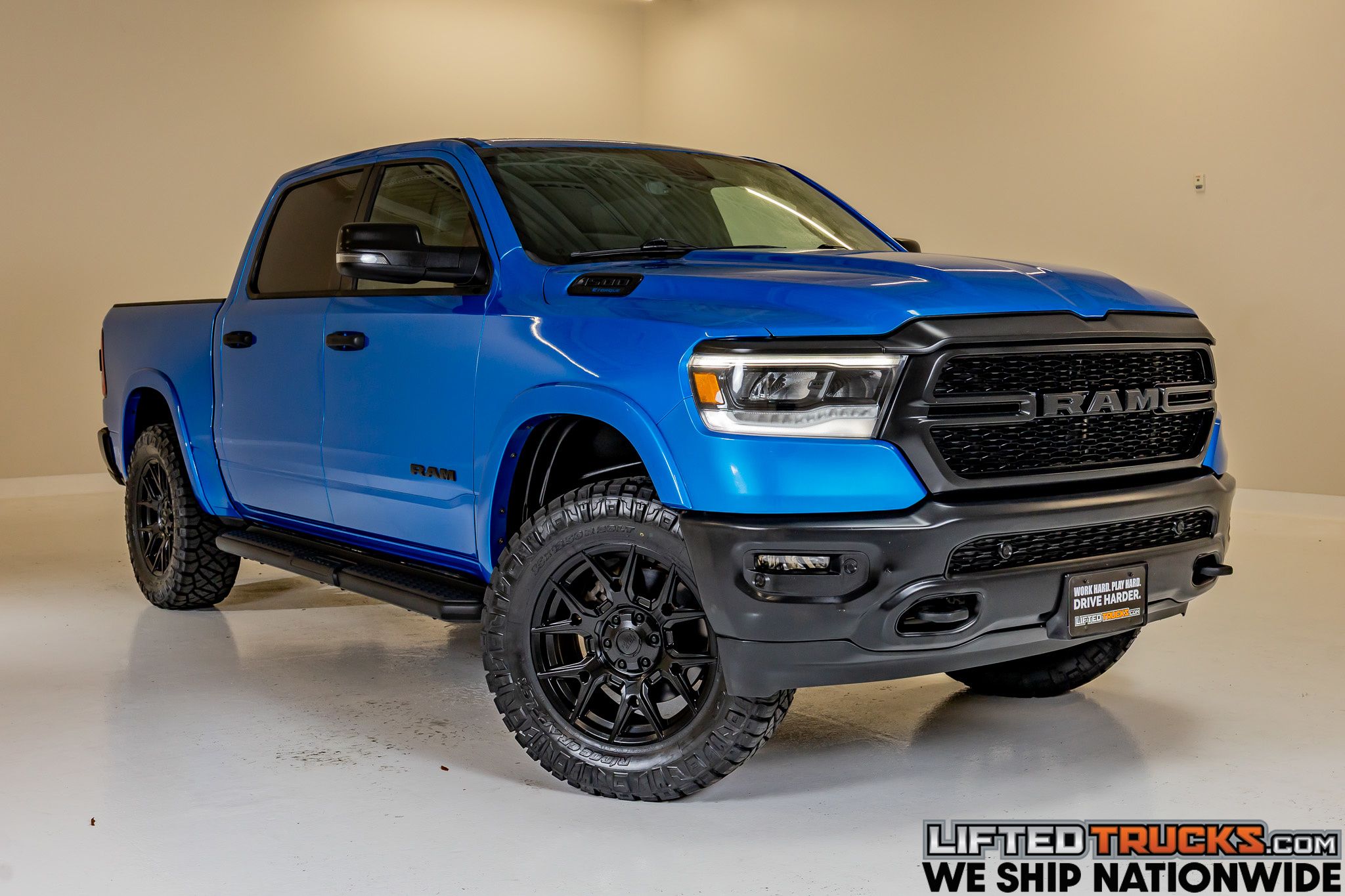 2023 RAM 1500 Big Horn/Lone Star 4x4 Crew Cab 5'7's photo