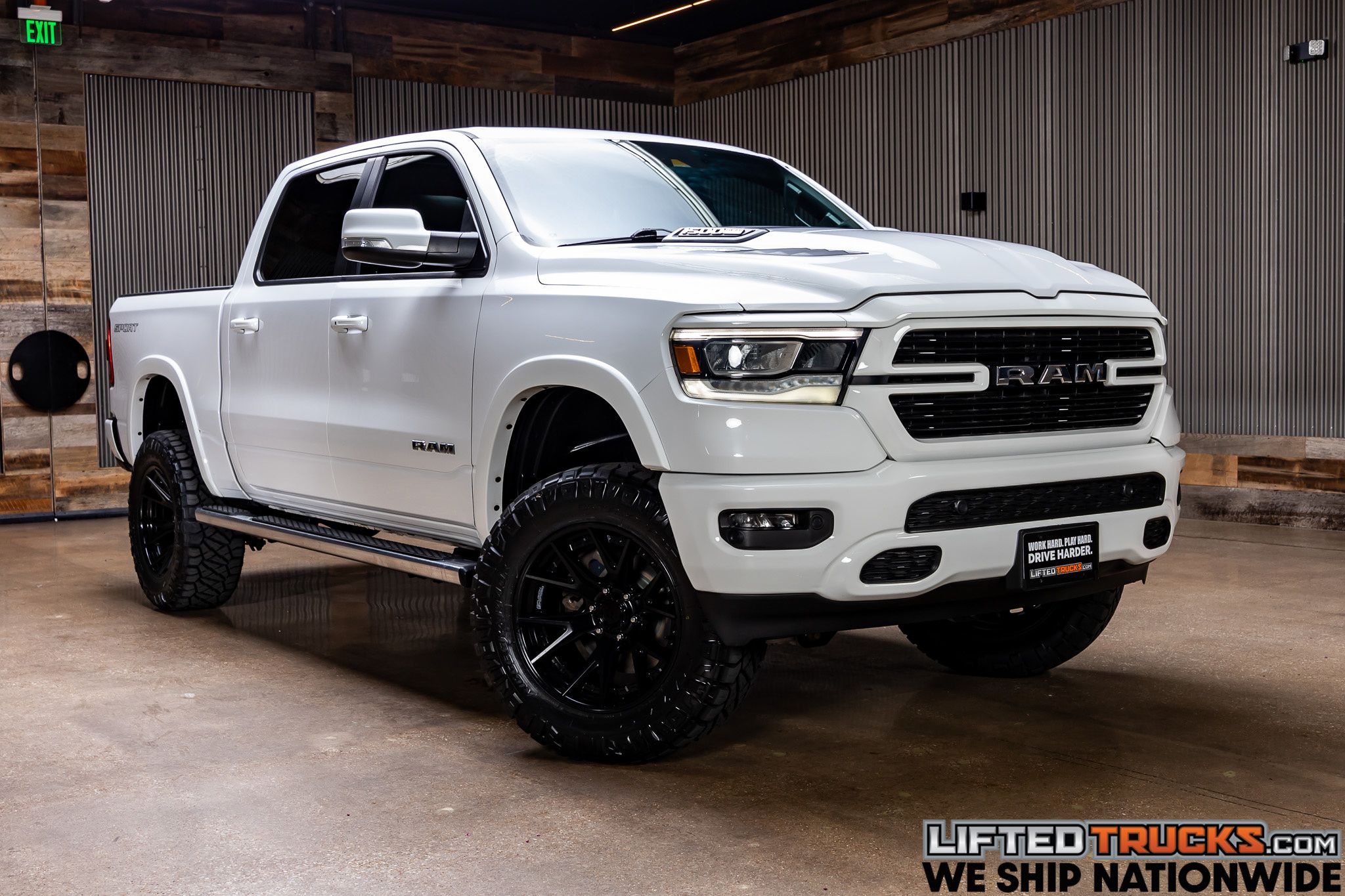 2022 RAM 1500 Laramie 4x4 Crew Cab 5'7's photo