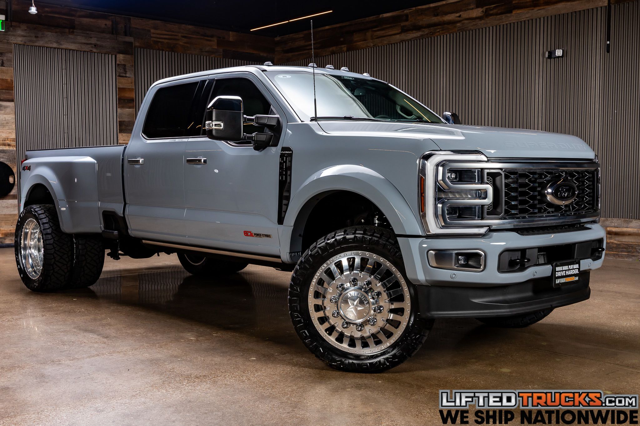 2025 Ford F-450 Super Duty Platinum's photo