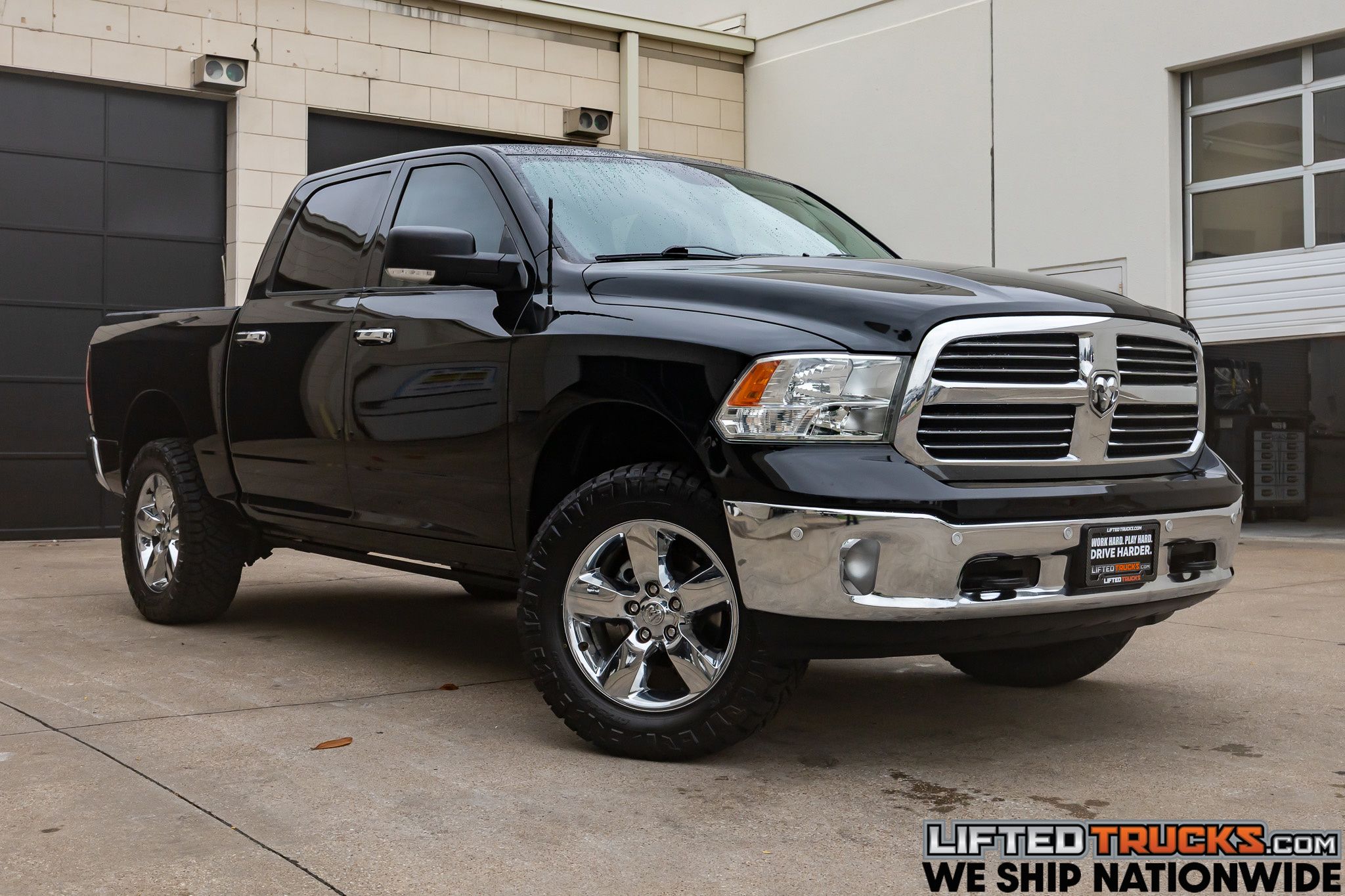 2017 RAM 1500 Lone Star 4x4 Crew Cab 5'7's photo