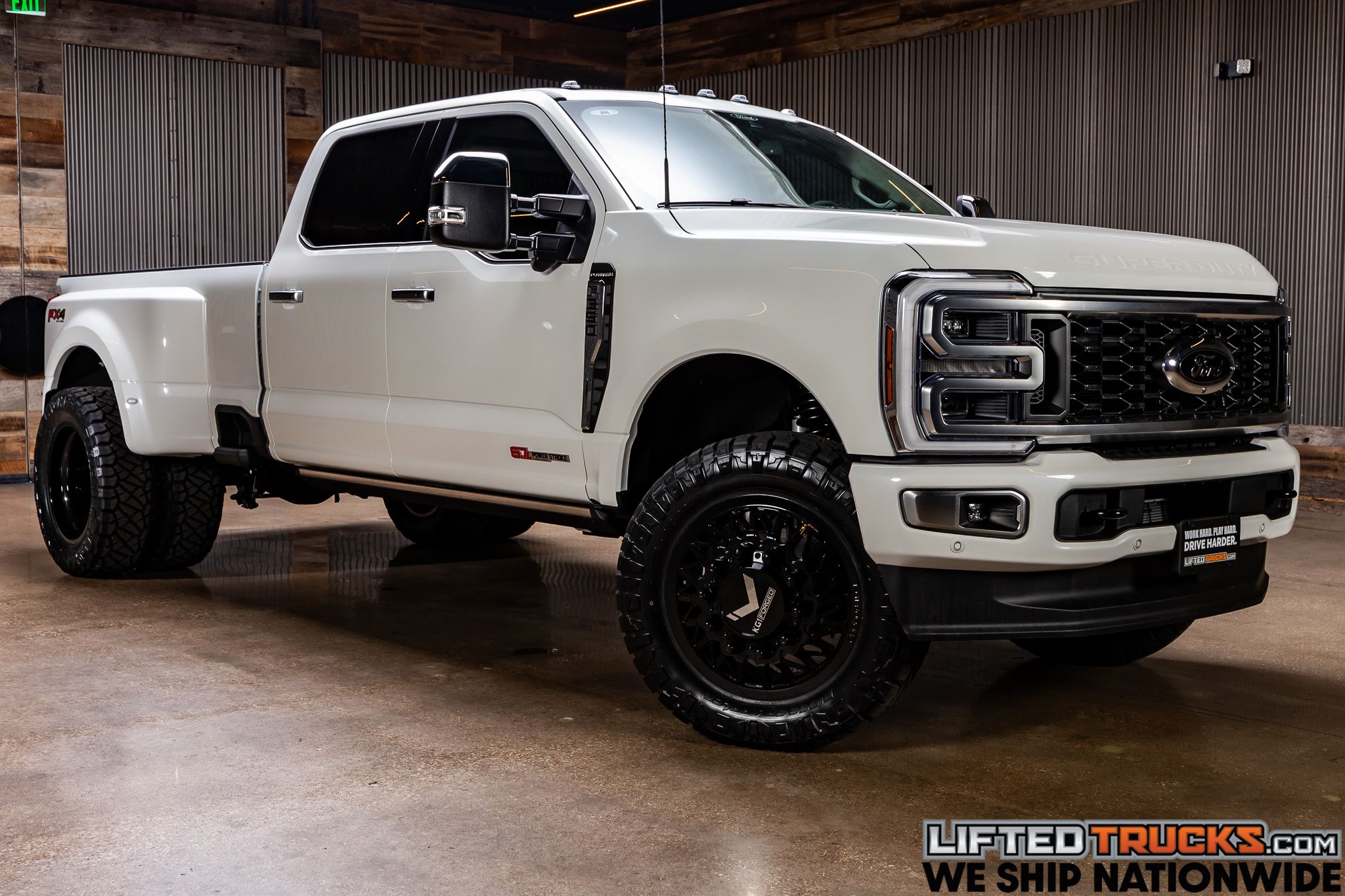2026 Ford F-350 Super Duty Platinum's photo