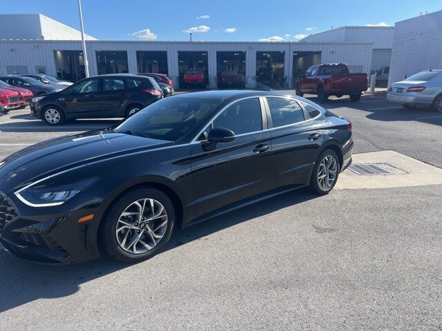 2021 Hyundai Sonata SEL photo 2