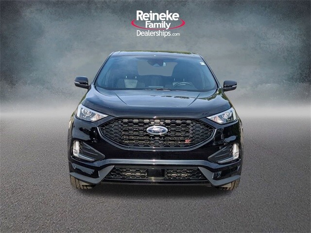 2023 Ford Edge ST photo 2
