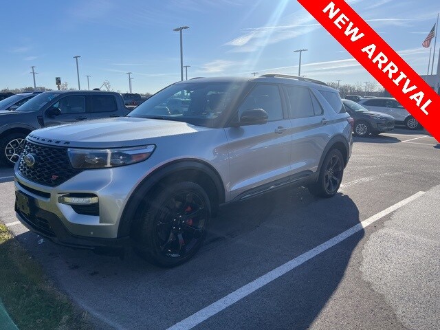 2021 Ford Explorer ST photo 2