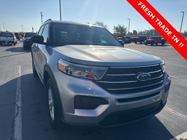 2023 Ford Explorer XLT photo 2