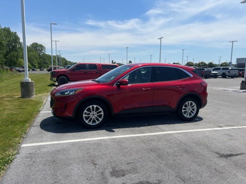 Used 2020 Ford Escape SE SUV