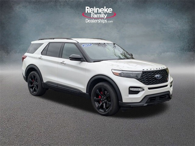 2023 Ford Explorer ST photo 2
