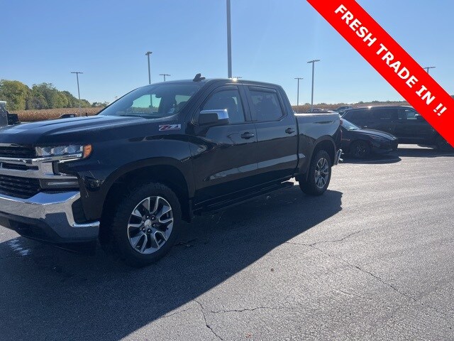 2021 Chevrolet Silverado 1500 LT photo 2