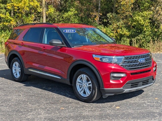 2023 Ford Explorer XLT photo 3