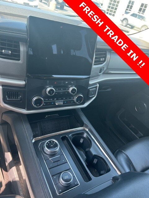 2022 Ford Expedition MAX XLT photo 3