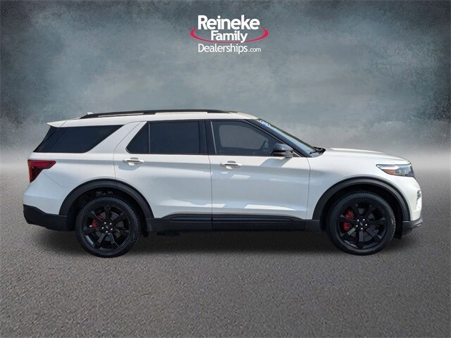 2021 Ford Explorer ST photo 4