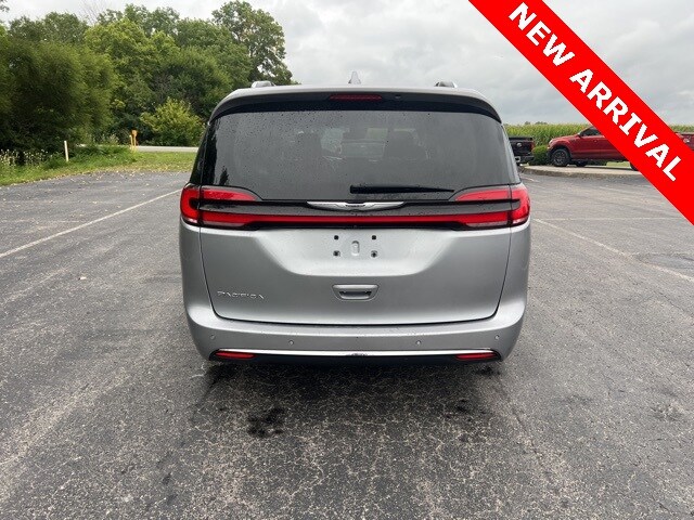 2021 Chrysler Pacifica Touring L photo 4