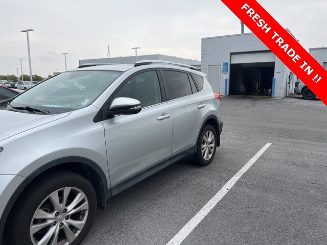 2015 Toyota RAV4 Limited photo 3