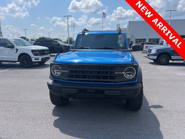 2022 Ford Bronco Base photo 2