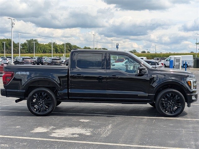 2025 Ford F-150 Platinum photo 4