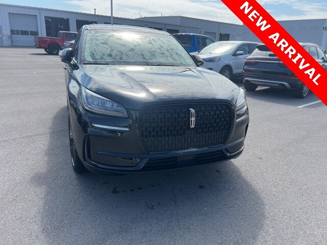 2023 Lincoln Corsair Standard photo 3