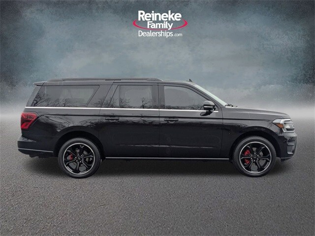 2023 Ford Expedition MAX Limited photo 2