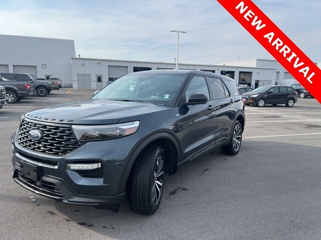 2022 Ford Explorer ST-Line photo 2