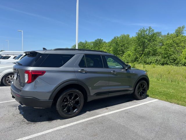 2023 Ford Explorer ST-LINE 4WD's photo