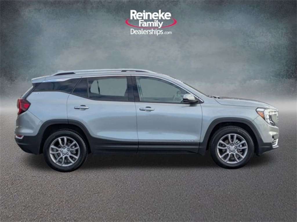 Used 2024 GMC Terrain SLT SUV