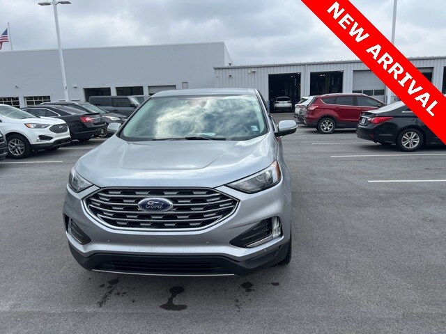 2024 Ford Edge Titanium photo 3