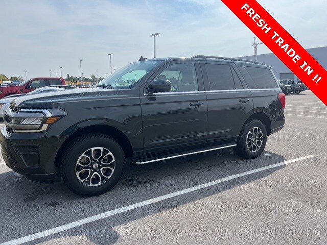2022 Ford Expedition XLT photo 2