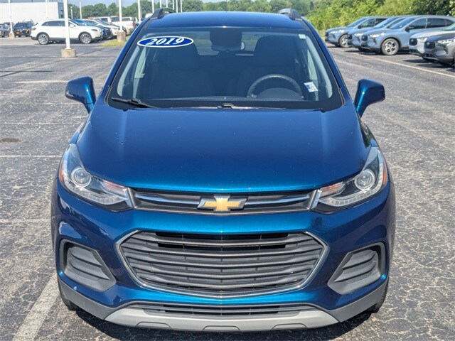 2019 Chevrolet Trax LT photo 2