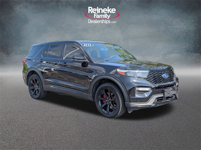 2022 Ford Explorer ST photo 3