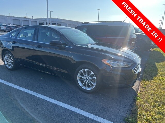 2020 Ford Fusion SE photo 4