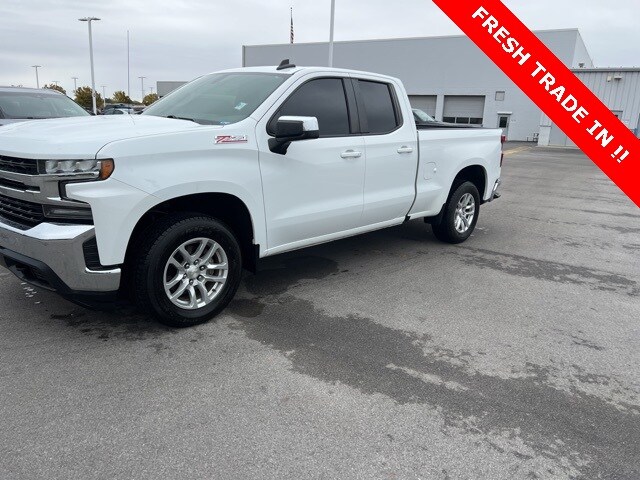 2020 Chevrolet Silverado 1500 LT photo 2