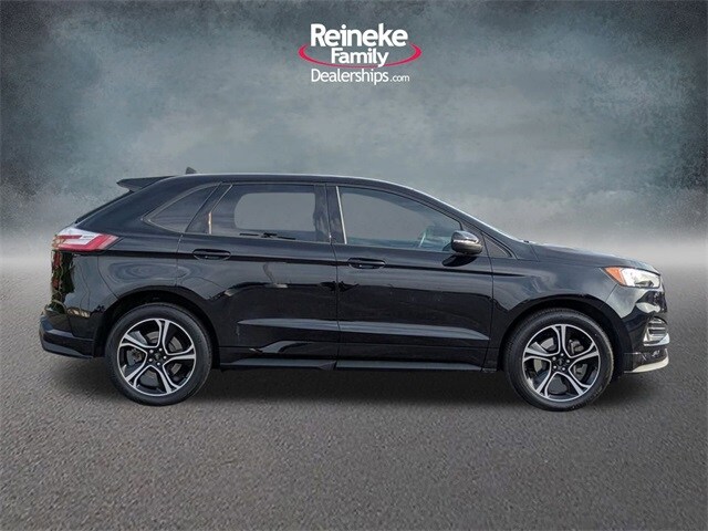 2023 Ford Edge ST photo 4