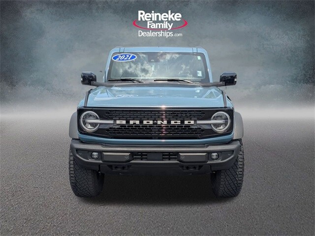 2021 Ford Bronco Wildtrak photo 2