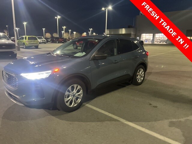 2023 Ford Escape Active photo 2