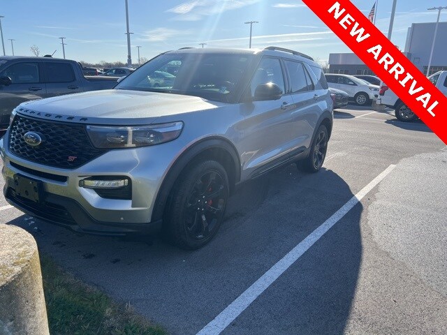 2021 Ford Explorer ST photo 3