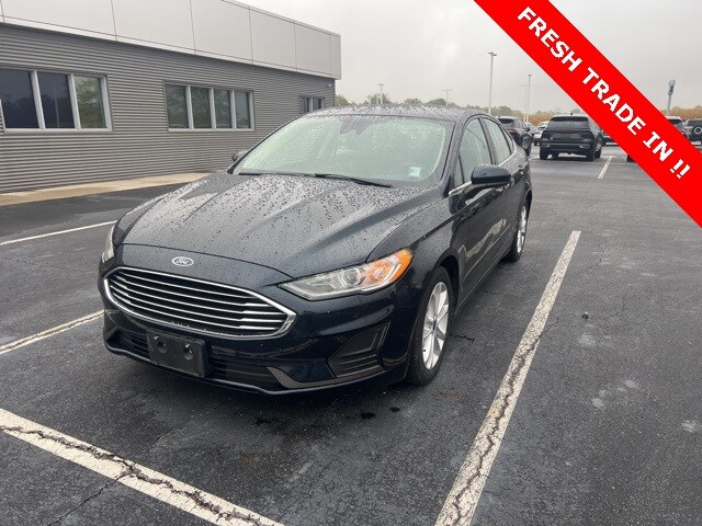 2020 Ford Fusion Hybrid SE photo 2