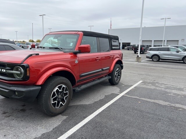 2023 Ford Bronco Outer Banks photo 3