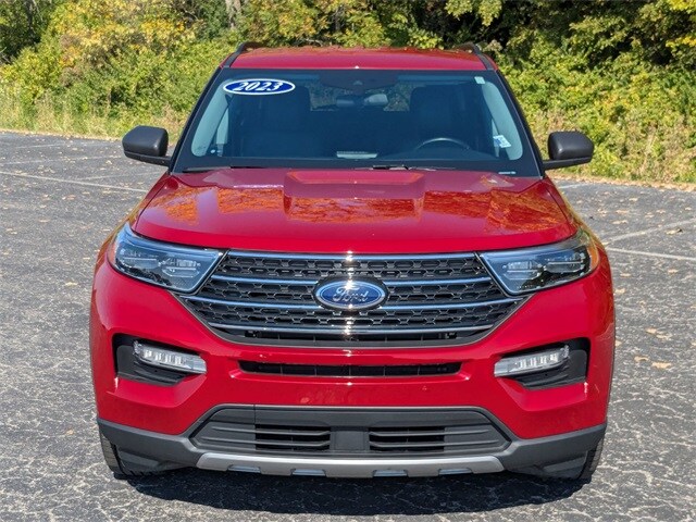 2023 Ford Explorer XLT photo 2