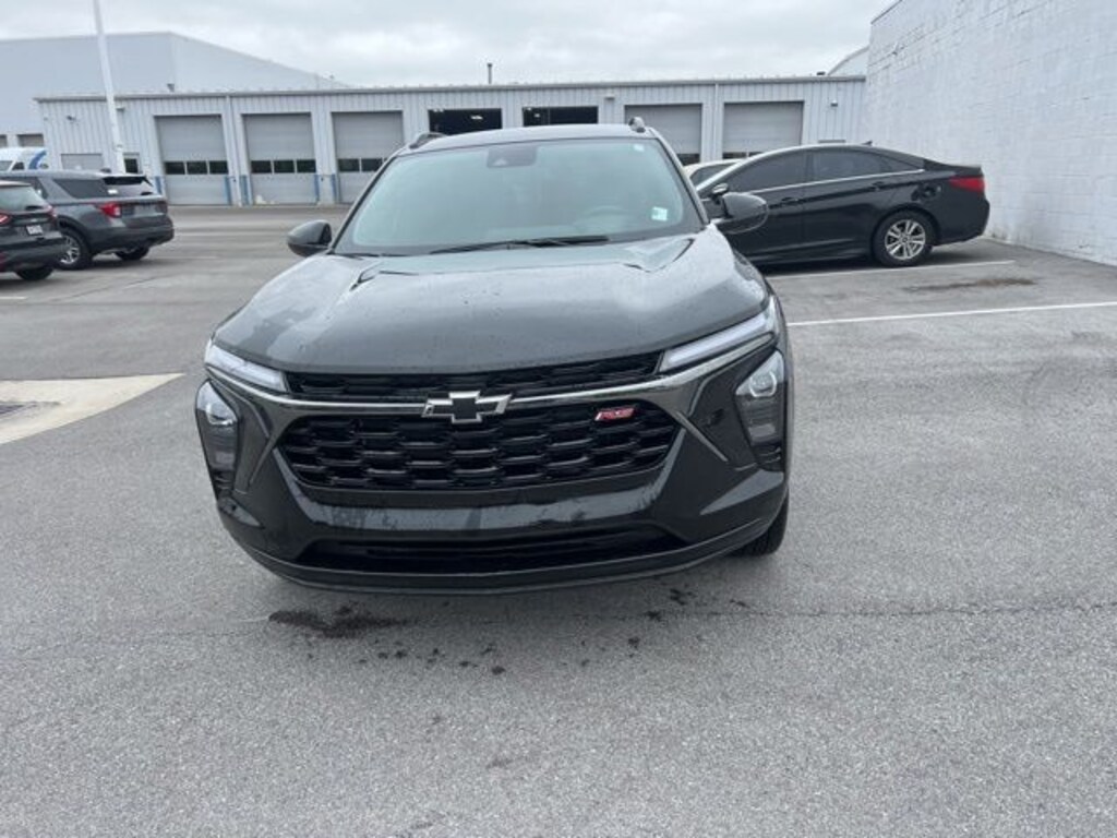 Used 2025 Chevrolet Trax 2RS SUV
