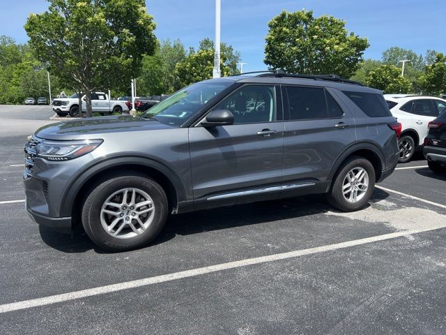 2025 Ford Explorer Active 4WD's photo
