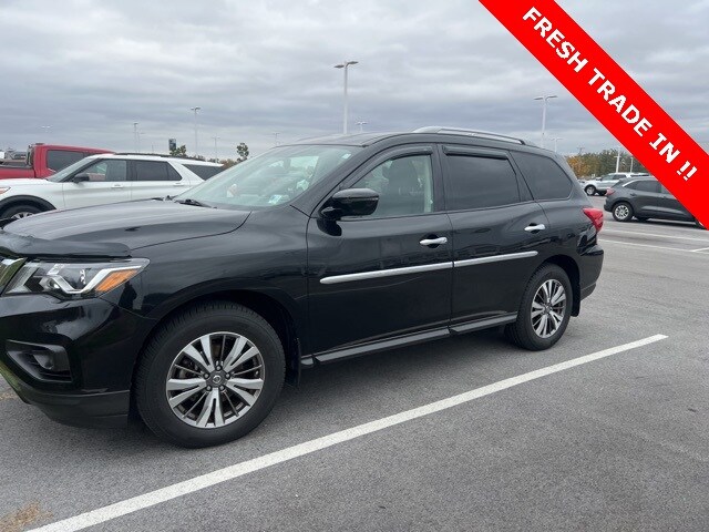 2019 Nissan Pathfinder S photo 4