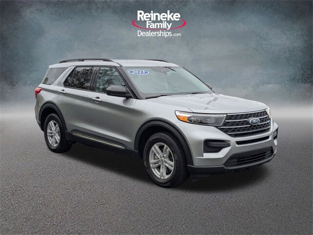 2023 Ford Explorer XLT photo 2
