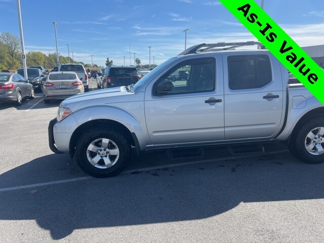 2013 Nissan Frontier SV photo 2