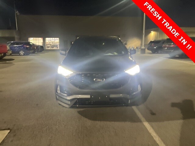 2022 Ford Edge ST photo 2