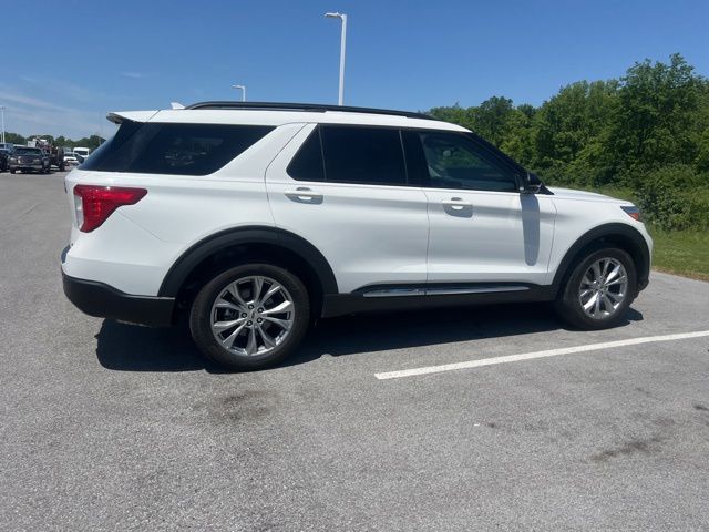 2024 Ford Explorer XLT 4WD's photo