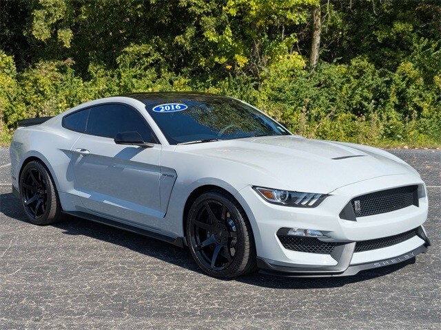 2016 Ford Mustang Shelby GT350 photo 3