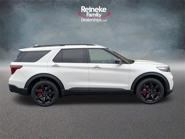 2023 Ford Explorer ST photo 3